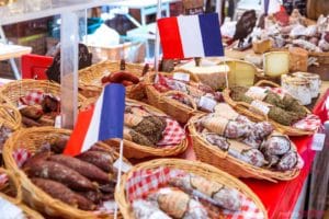 Marché avec produits locaux français